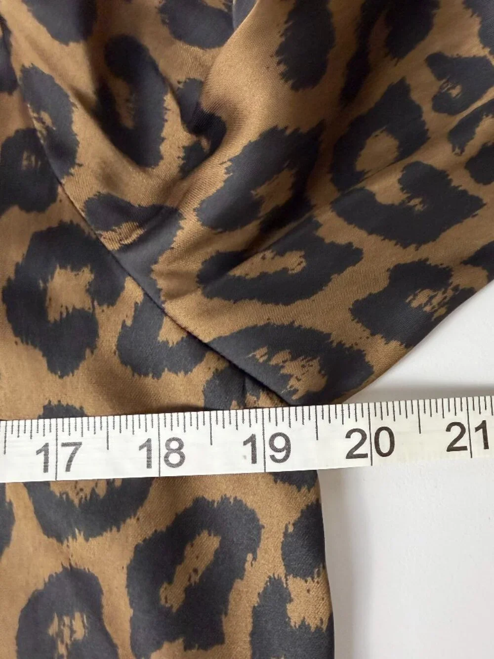 Banana Republic Leopard Satin Blouson Wrap Blouse Tie Waist M